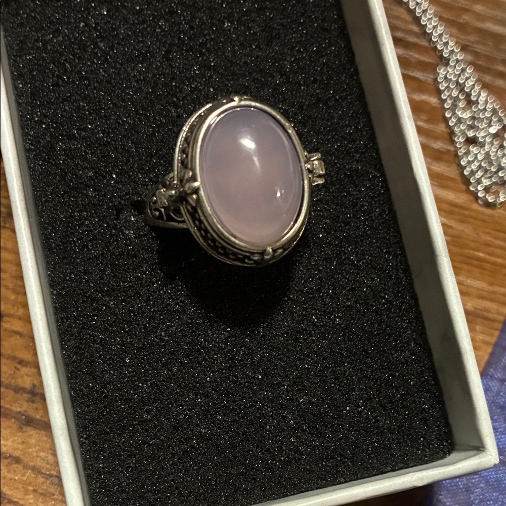Victorian Lavender Chalcedony Oval Poison Ring - Women's Jewelry